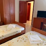 Family Chris Hotel