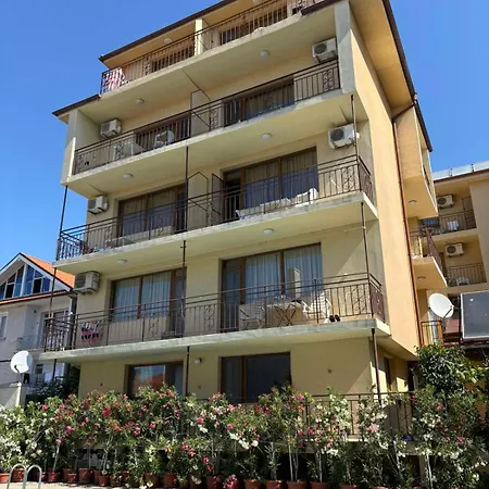 Hotell Family Chris 3*