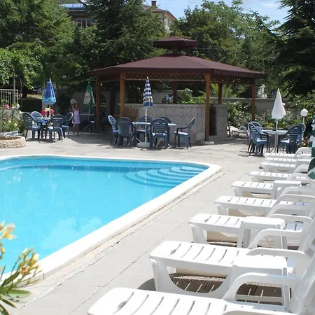 فندق Family Chris